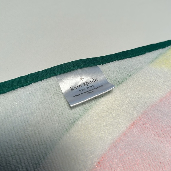 ♠️ Kate Spade 🍉 Watermelon Beach Towel - Picture 6 of 6